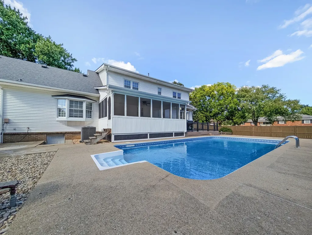 200 W Fairway Drive Nicholasville KY 40356
