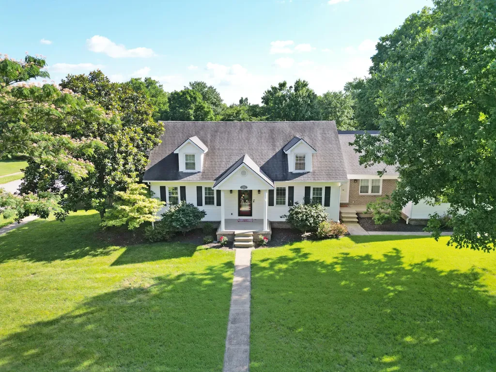 200 W Fairway Drive Nicholasville KY 40356