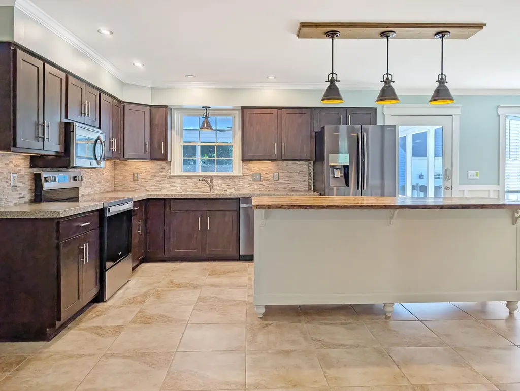 200 W Fairway Drive Nicholasville KY 40356