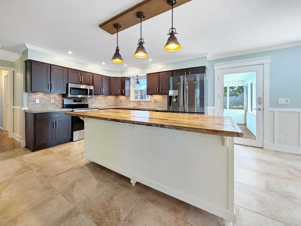 200 W Fairway Drive Nicholasville KY 40356