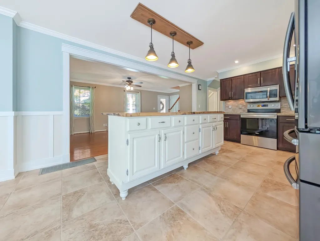 200 W Fairway Drive Nicholasville KY 40356
