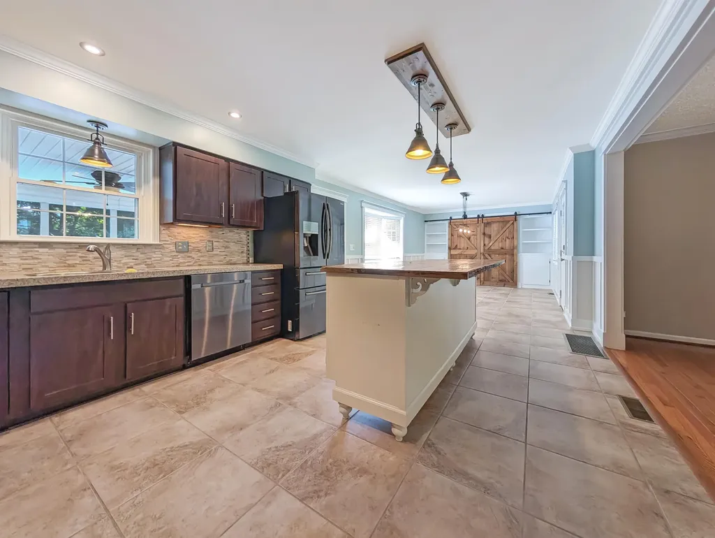 200 W Fairway Drive Nicholasville KY 40356