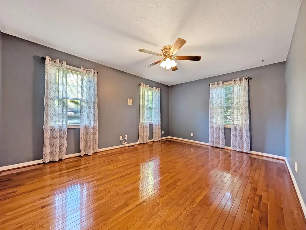 200 W Fairway Drive Nicholasville KY 40356