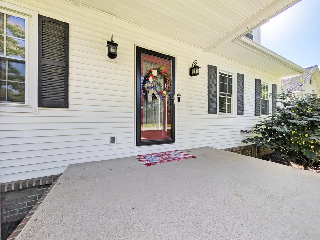 200 W Fairway Drive Nicholasville KY 40356