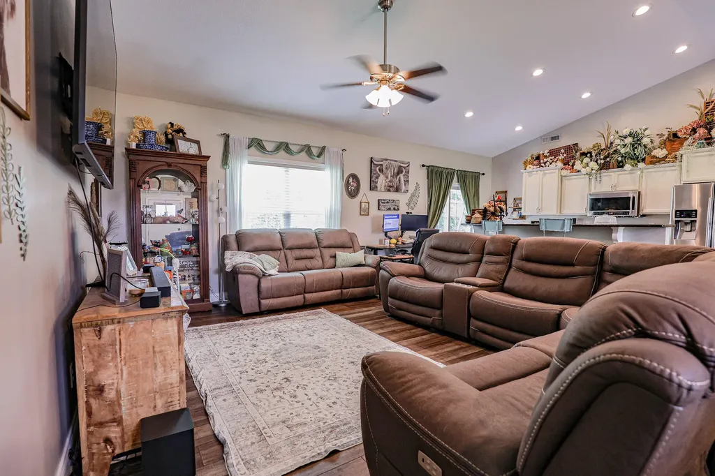 90 Abigale Way Hickory KY 42051