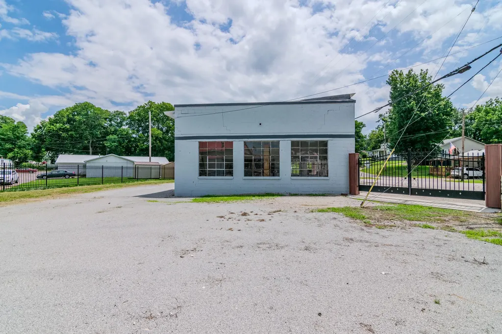 311 Main Street N Middletown KY 40357