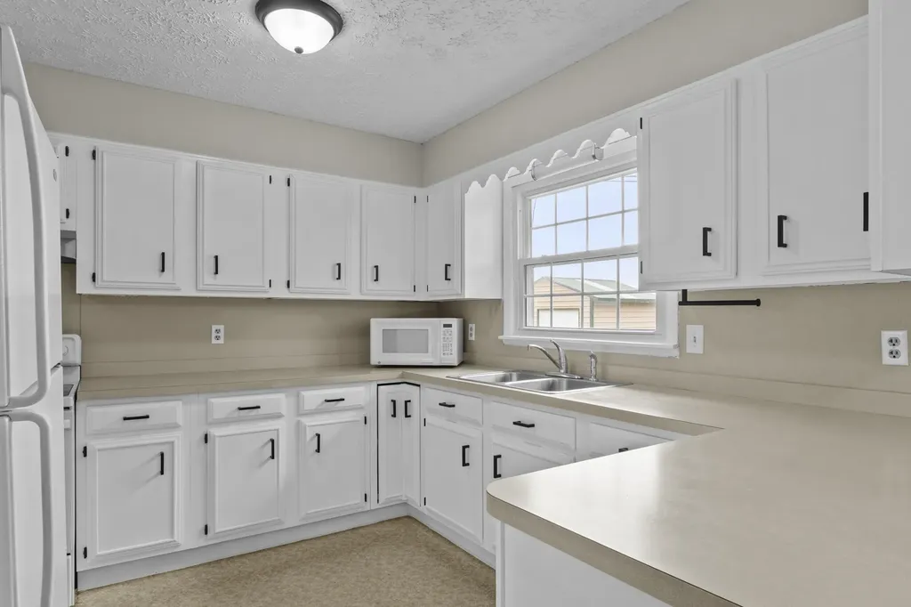 79 Pine Street Crab Orchard KY 40419