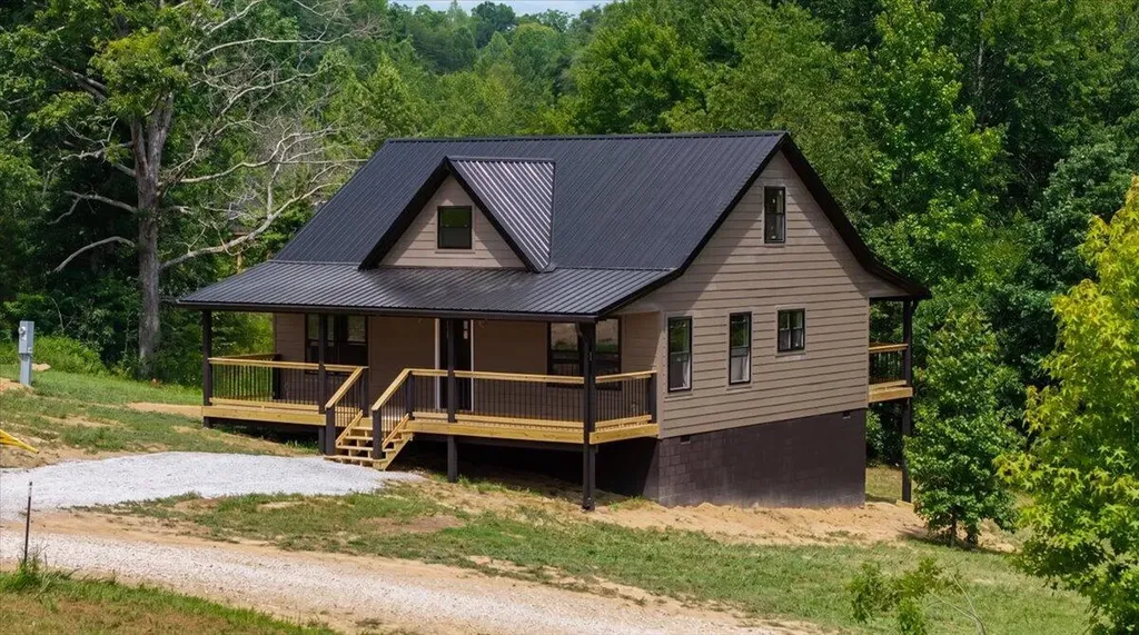 38 Hawks Point Road Beattyville KY 41311