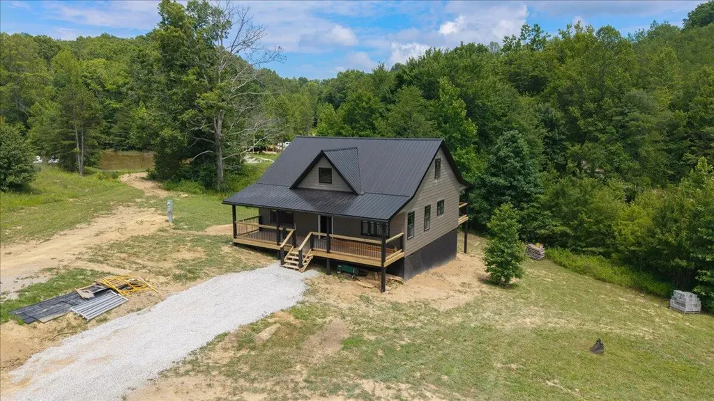 38 Hawks Point Road Beattyville KY 41311