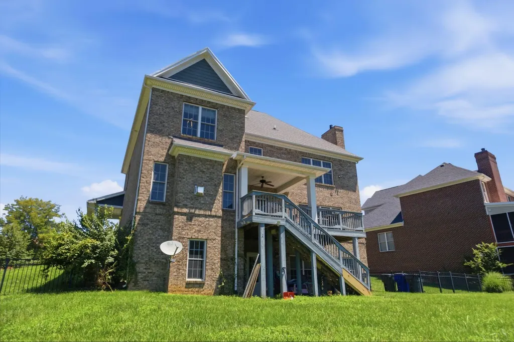 236 Somersly Place Lexington KY 40515