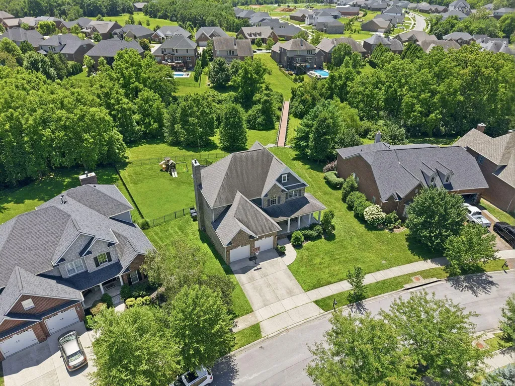 236 Somersly Place Lexington KY 40515