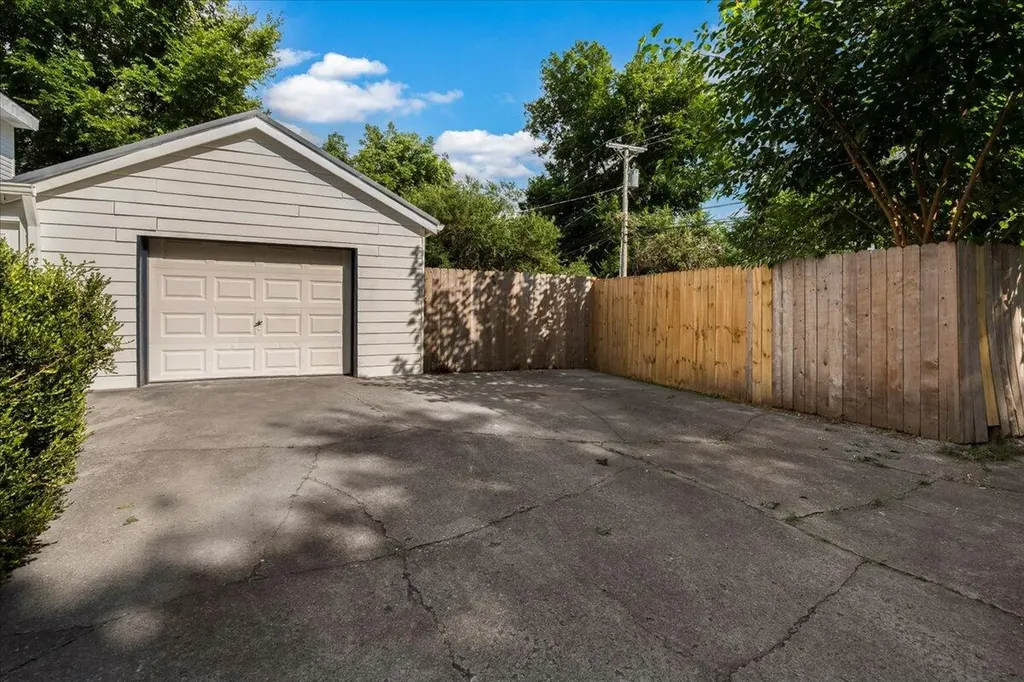 634 Cardinal Lane Lexington KY 40503