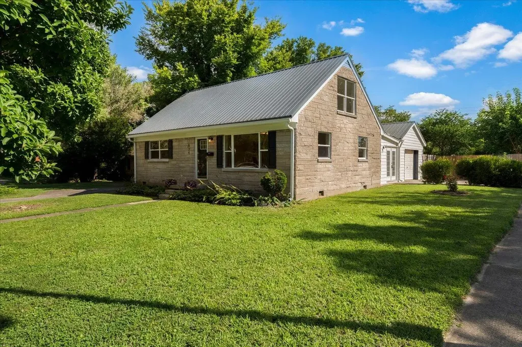 634 Cardinal Lane Lexington KY 40503