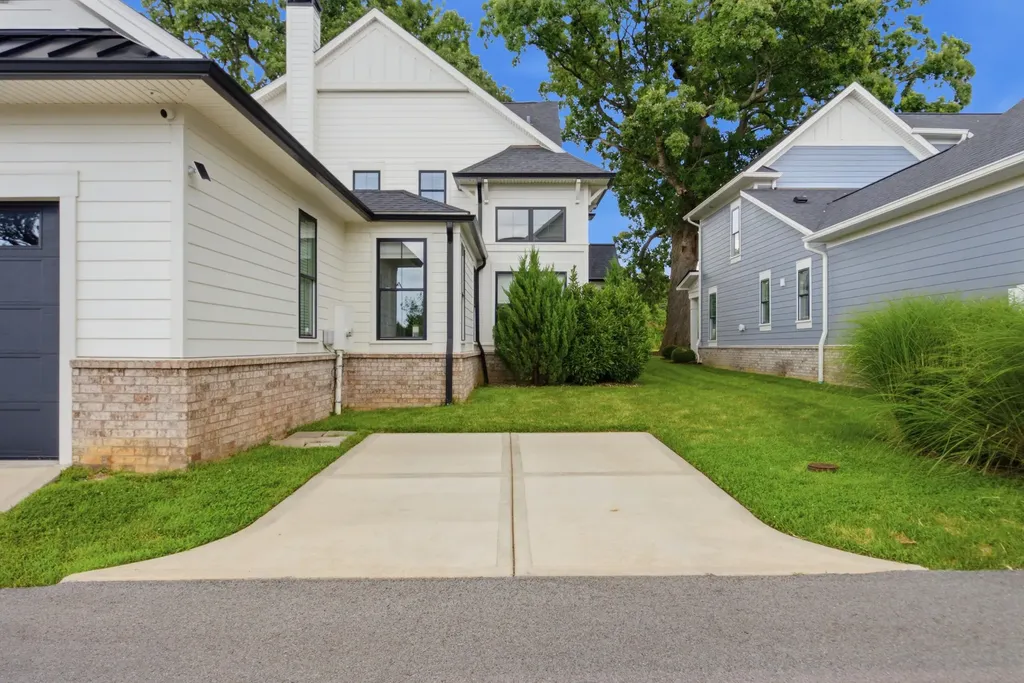 3548 Harper Woods Lane Lexington KY 40515