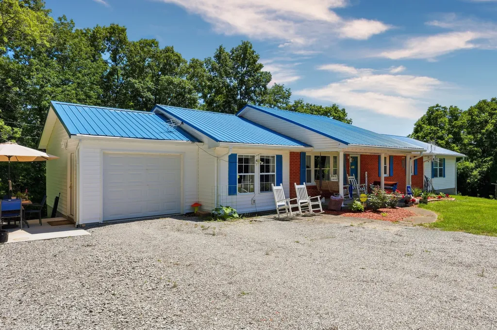 1587 Fairview Road Lawrenceburg KY 40342