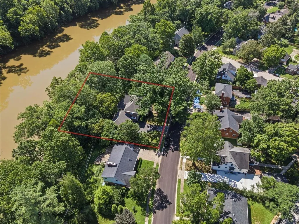207 Paul Sawyier Drive Frankfort KY 40601