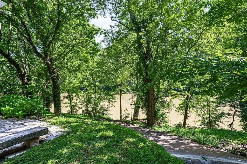 207 Paul Sawyier Drive Frankfort KY 40601