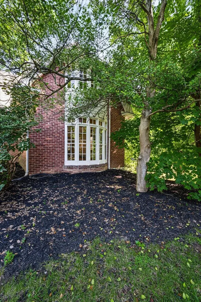 207 Paul Sawyier Drive Frankfort KY 40601