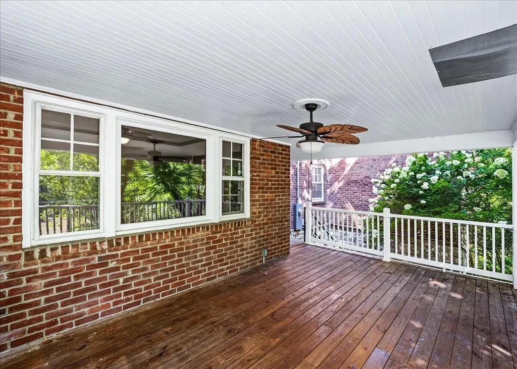 207 Paul Sawyier Drive Frankfort KY 40601
