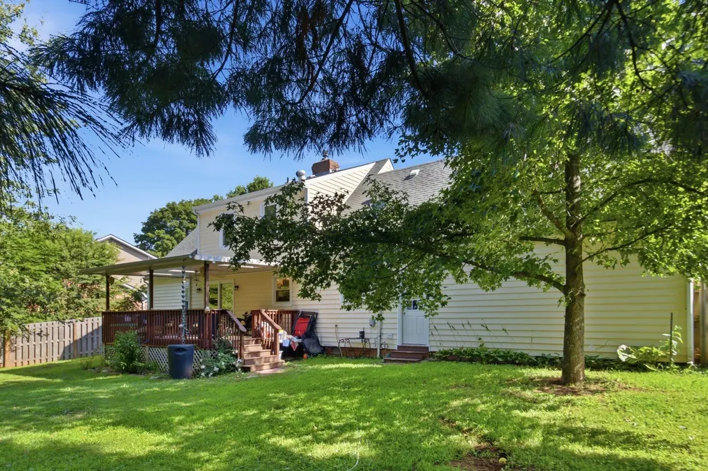 419 Mill Road Midway KY 40347