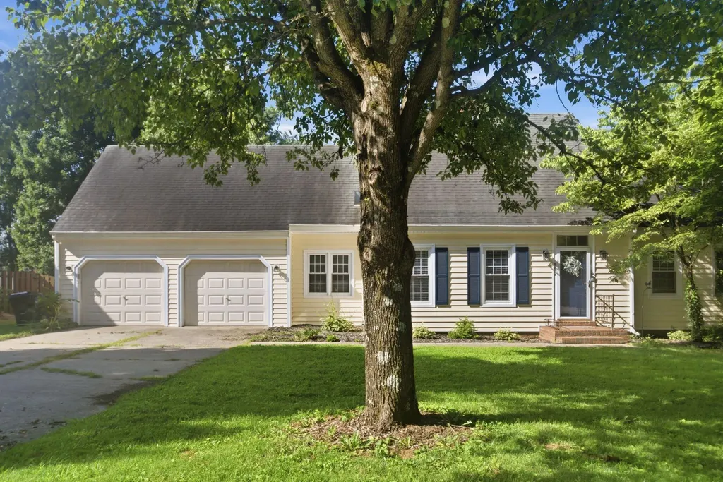 419 Mill Road Midway KY 40347