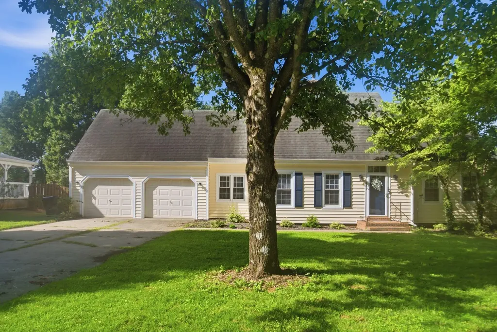 419 Mill Road Midway KY 40347