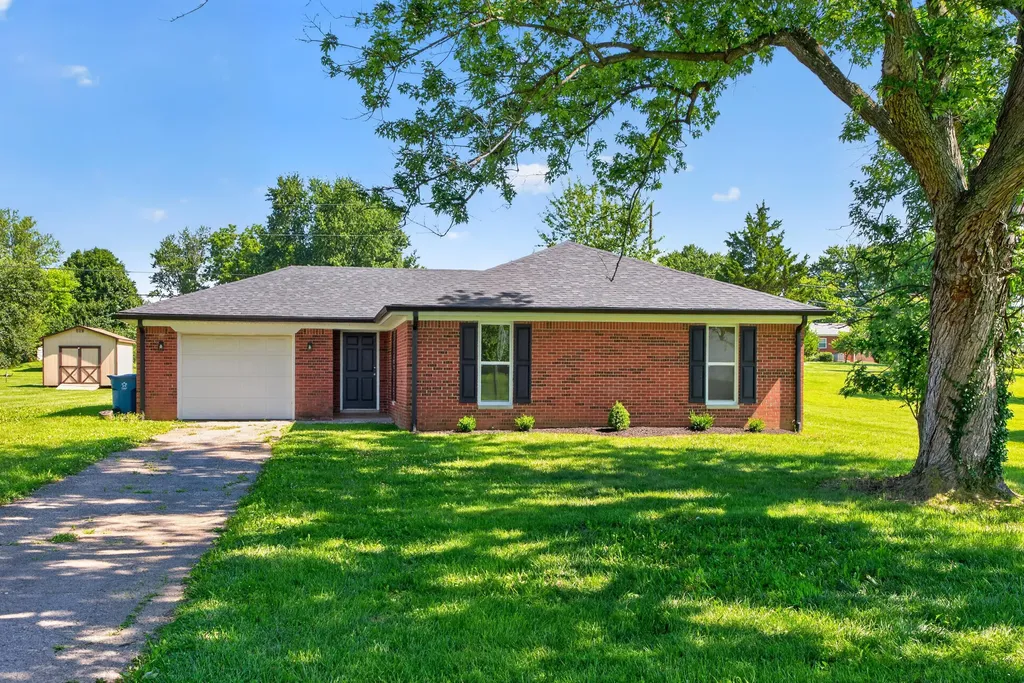 251 Longview Street Harrodsburg KY 40330