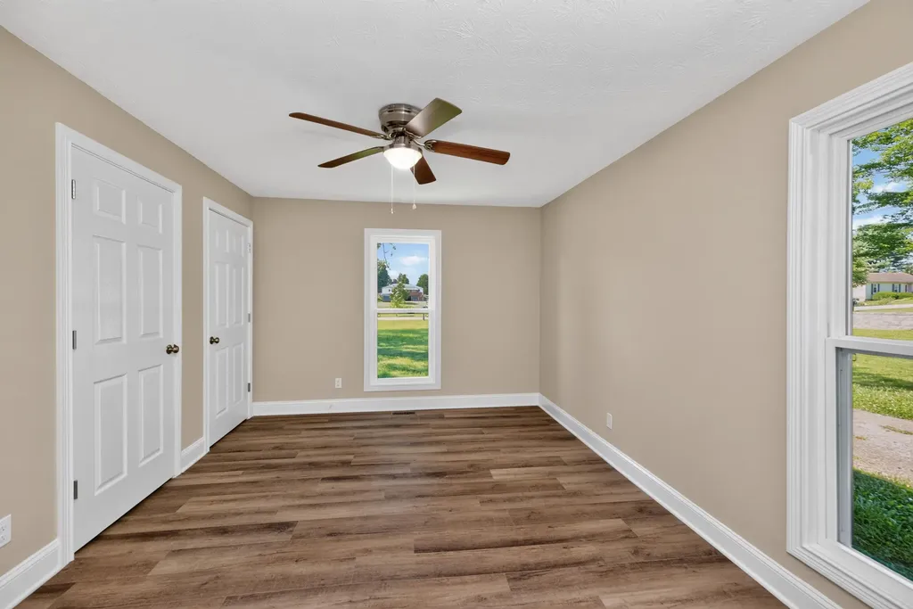 251 Longview Street Harrodsburg KY 40330