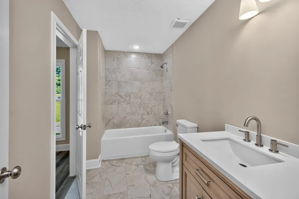 251 Longview Street Harrodsburg KY 40330