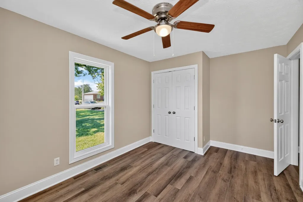 251 Longview Street Harrodsburg KY 40330