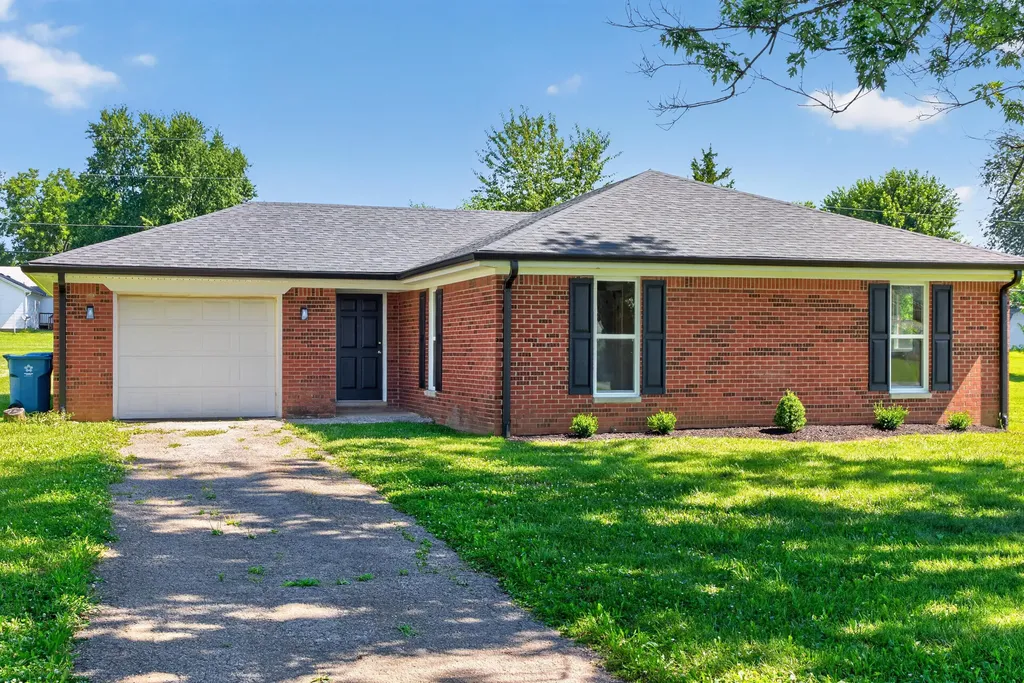 251 Longview Street Harrodsburg KY 40330