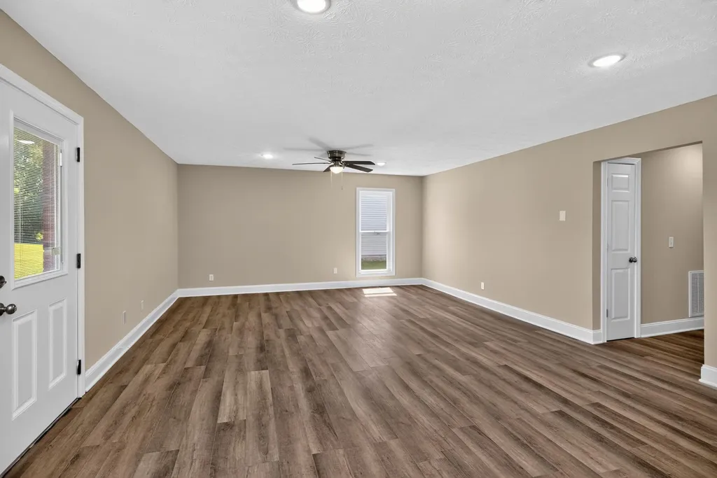 251 Longview Street Harrodsburg KY 40330