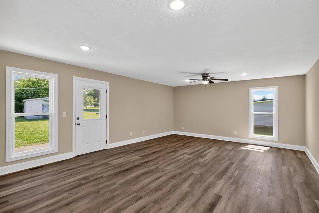 251 Longview Street Harrodsburg KY 40330
