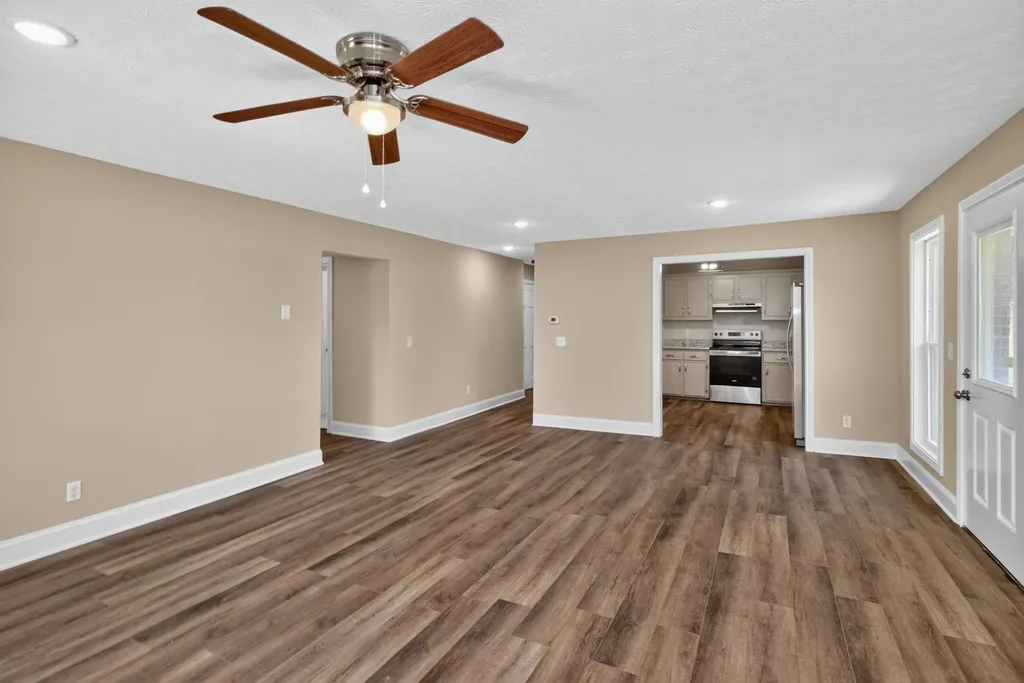 251 Longview Street Harrodsburg KY 40330