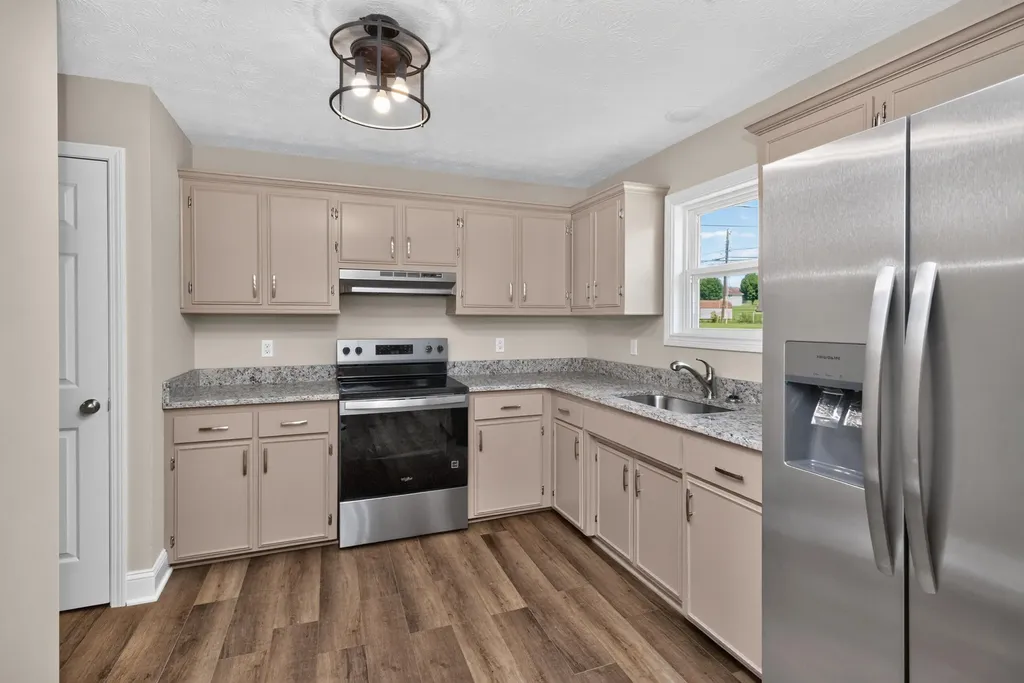 251 Longview Street Harrodsburg KY 40330