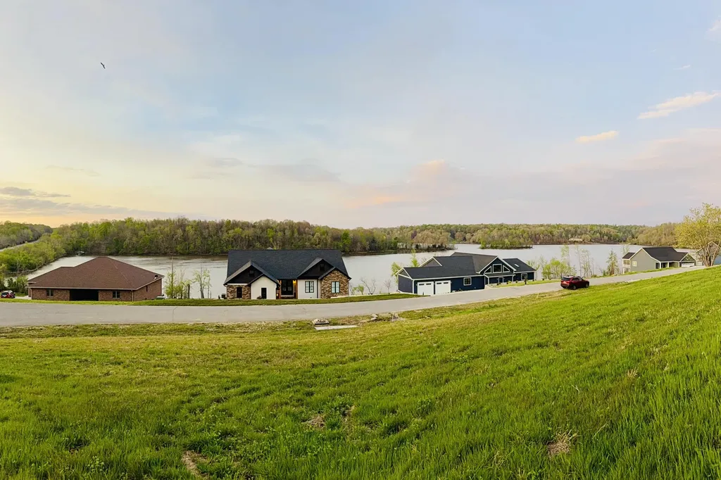 Lot 82 Kelsey Joe Lane Eddyville KY 42038