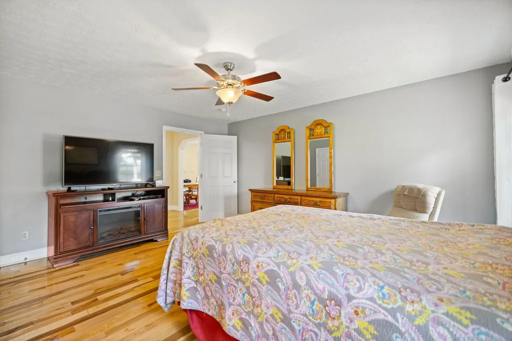 85 E Cherry Drive Science Hill KY 42553