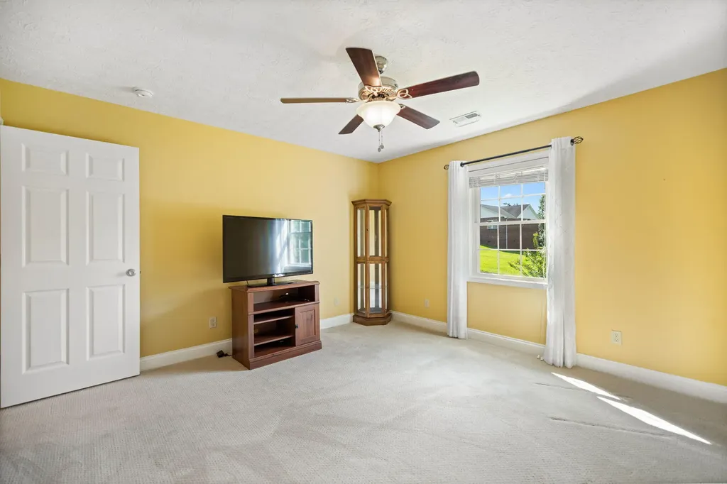 85 E Cherry Drive Science Hill KY 42553
