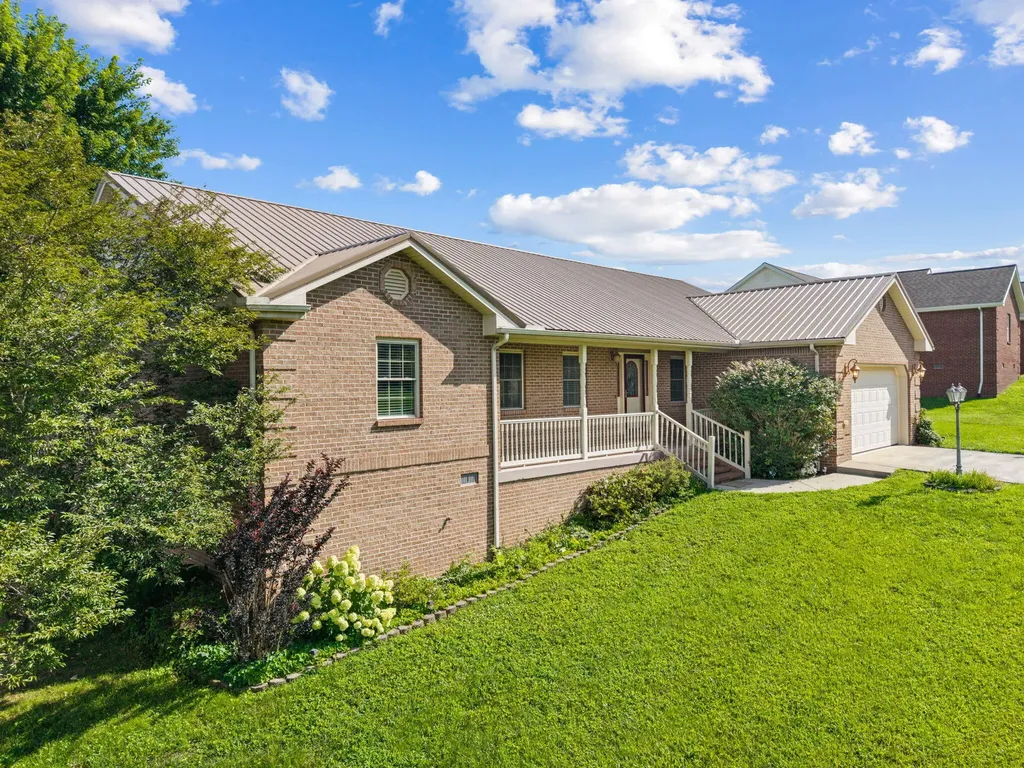 85 E Cherry Drive Science Hill KY 42553