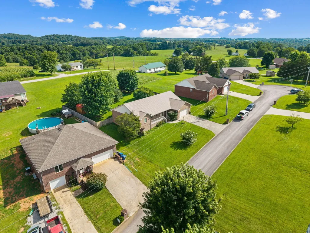 85 E Cherry Drive Science Hill KY 42553