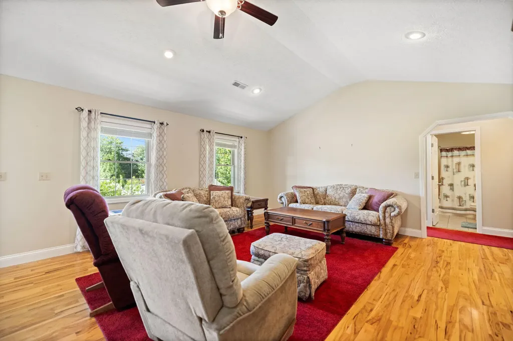 85 E Cherry Drive Science Hill KY 42553