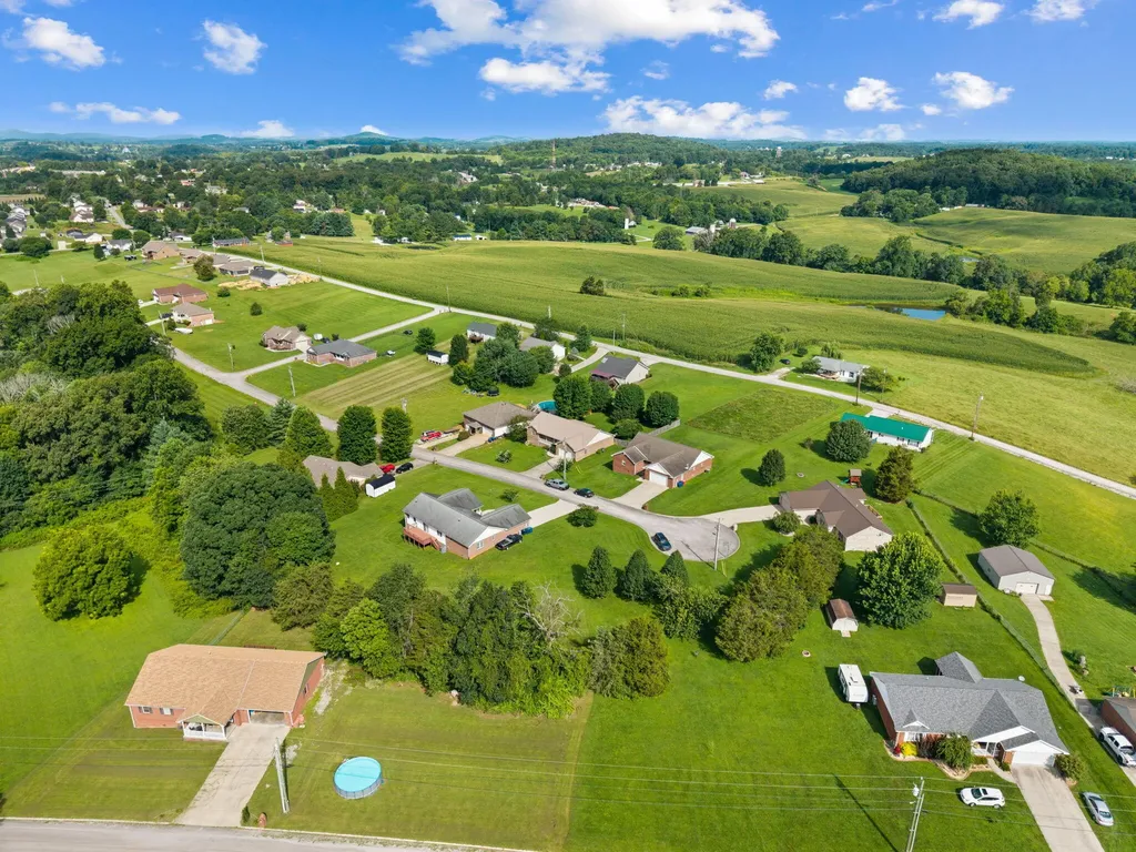 85 E Cherry Drive Science Hill KY 42553