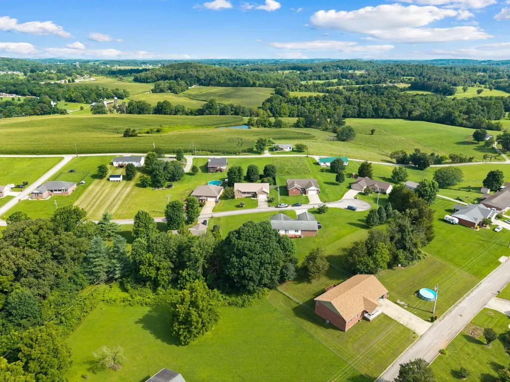 85 E Cherry Drive Science Hill KY 42553