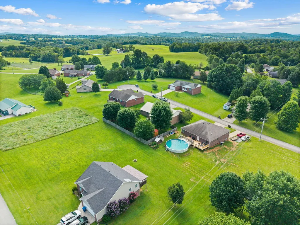 85 E Cherry Drive Science Hill KY 42553