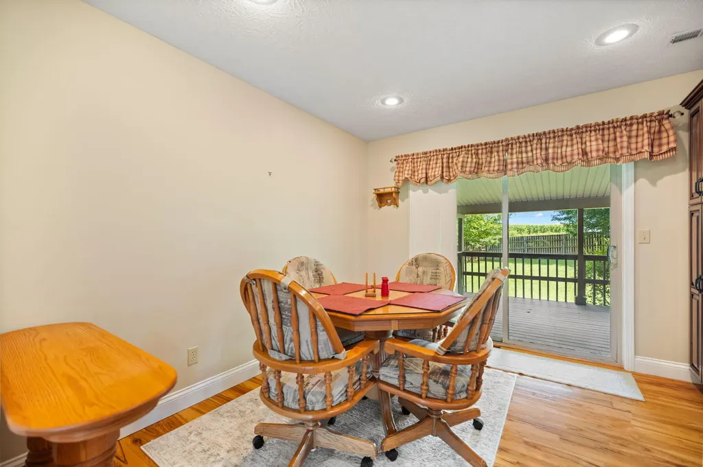 85 E Cherry Drive Science Hill KY 42553
