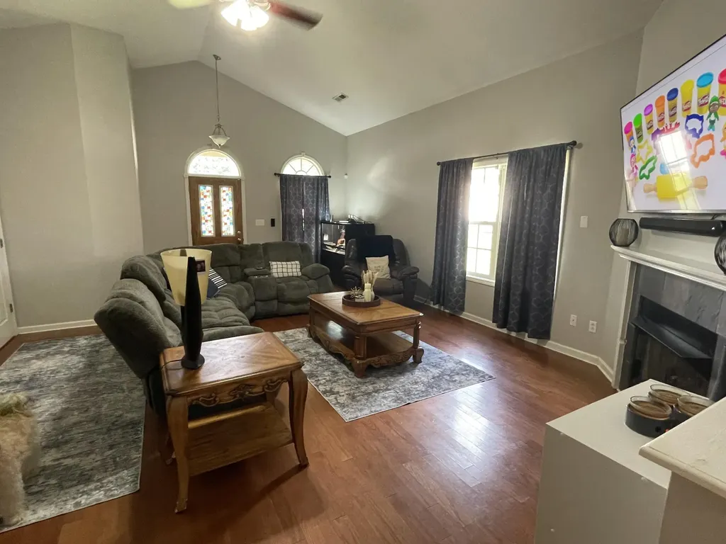 118 Back Stretch Drive Georgetown KY 40324