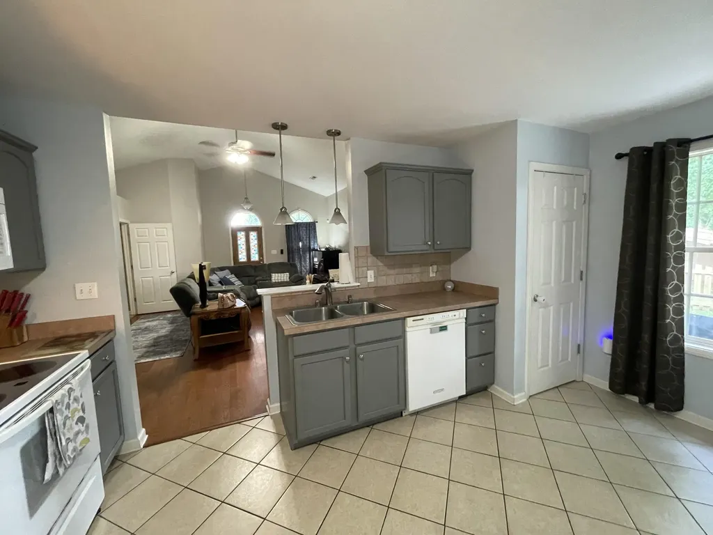118 Back Stretch Drive Georgetown KY 40324