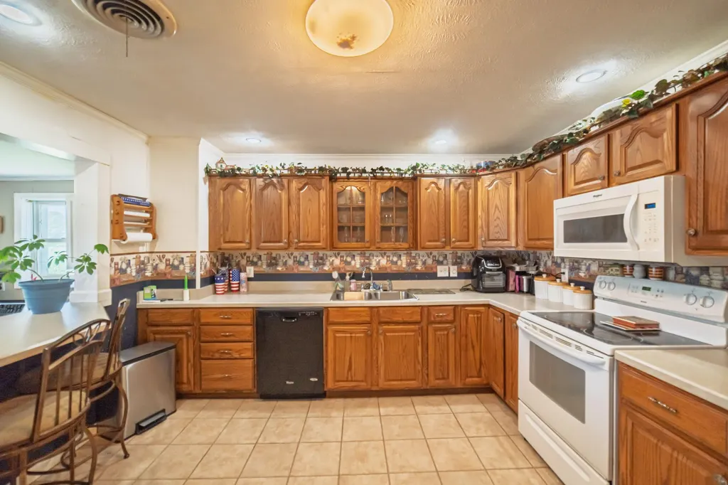 9570 State Route 131 Hickory KY 42051