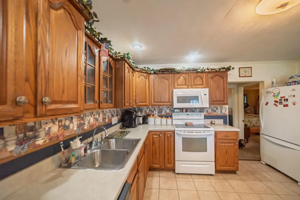 9570 State Route 131 Hickory KY 42051