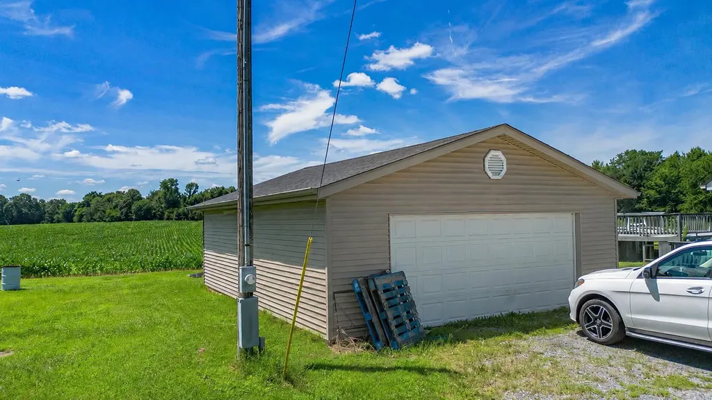 9570 State Route 131 Hickory KY 42051
